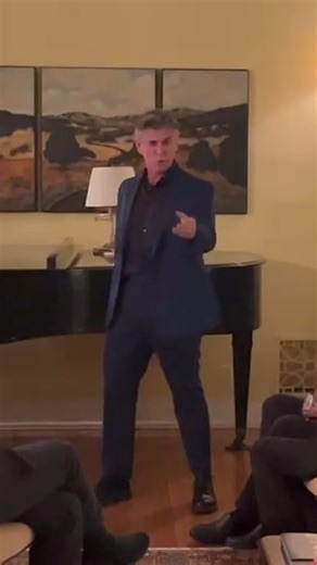 Never a dull moment around Captain Jame T. Belmonte. Enjoy a little taste of Brian Cheney, Tenor is bringing to the stage this weekend when Abduction opens! We have a handful of tickets left...really only a handful so grab them before we are offically sold out. Tickets at https://www.pacificoperaproject.com/abduction-from-the-seraglio #opera #pacificoperaproject #startreak #trekkies #LAevents | Pacific Opera Project