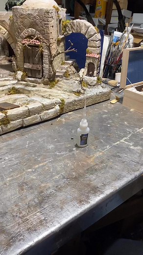 Illuminazione personalizzata #diorama #miniatures #usa #minimodels #presepeinscatola #presepeincampanadivetro #presepeartigianale #belenismo #krippe #crib #Craft #handmade #madeinitaly #scelsialessandro #presepenapoletano #youtube #artedelpresepediscelsialessandro #artedelpresepe #handmade #madeinitaly #artigianato #faidate #ipresepidiscelsialessandro #diorama #handmade #tutorial #artista #miniaturie #presepiinminiatura #presepista #presepeinlanterna #lanterna #sky | Arte del presepe di Scelsi A