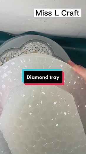 This mold really super big and heavy. #resin #resinmold #siliconemold #epoxyresin #epoxy #resinart #fyp #supportsmallbusiness #demolding #misslcraft