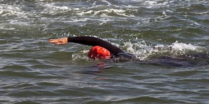 Swimmer breaks world record – level 3 - News in Levels