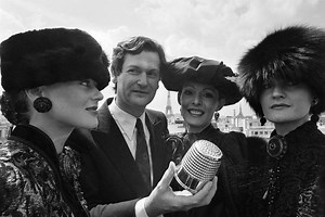 Jean-Louis Scherrer, French Fashion Designer of the '60s, Dies at 78