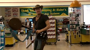 Watch 'You've got a pretty mouth.' | Zombieland Clip