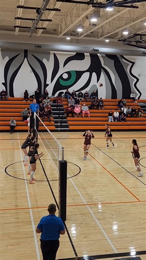 13K views · 117 reactions | Final point for Red Oak to sweep Clarke in round 1 of regional volleyball action. Round 2 Thursday in Red Oak vs the winner of Shenandoah/ Atlantic | Kcsi/Koak Radio | Facebook