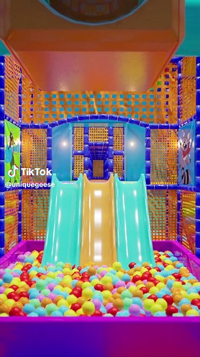 This game has come so far! Can't wait to show you all more! #IndigoPark #ThemePark #indiegame #indiehorror