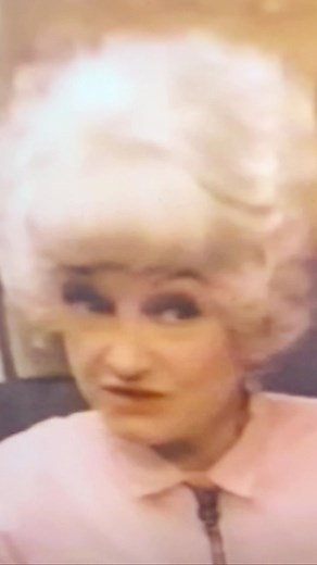 Phyllis Diller in the 1982 movie, Pink Motel, with Slim Pickens. #phyllisdiller #slimpickens #1980s #1980smovies #motel #innkeeper | The Phyllis Diller