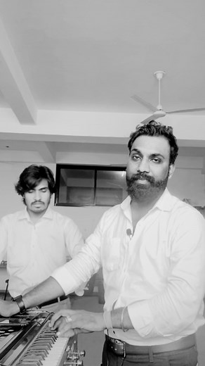 39K views · 10K reactions | Patta patta boota boota Haal huamara jaane hai ♥️♥️ Sunkar bataye kaisa laga  #pattapatta #ghazal #livemusiccollective #livemusiclondon #harmonium #tabla #instasinger #artistmusic #singerksr | Singer Ksr | Facebook