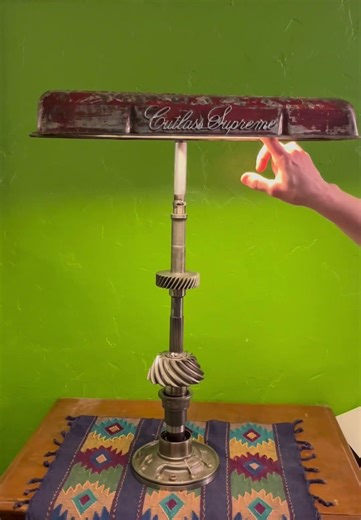 Valve cover lamp cordless