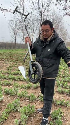 Innovative Farming: Hand-Pushed Gutters & High-Performance Tools Unveiled