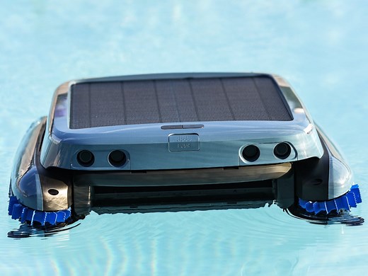 Beatbot iSkim Ultra Review: Advanced Solar-Powered Robotic Pool Skimmer for Hassle-Free Maintenance - Yanko Design