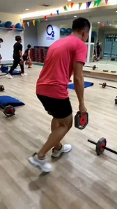 💪Class O2fit series🏋️ อยู่ใน Part ของ O2fit Drop Reps 💪 คือ การเพิ่มความเข้มข้นในการออกกำลังกาย และ ท้าทายในตัวเอง เพื่อต่อสู้กับโปรแกรมที่แปลกใหม่ และช่วยเพิ่ม สมรรถภาพ ทางร่างกายให้มีประสิทธิภาพ ให้สอดคล้องกับท่าทางให้การใช้ชีวิตประจำวัน หรือ Functional training ไปพร้อมกัน พร้อมกับทำให้เราเผาพลาญ แคลลอรี่ ได้มากถึง 400-600 แคล ต่อ 1 คลาส #O2Fitnessth #O2Fitness #o2fitnessthailand #Fitnessrama3 #fitness #ฟิตเนส #พระราม2 #พระราม3 #โอทูฟิตเนส #ออกกำลังกาย #O2fitDropReps #O2fit #Drop #Reps | O2
