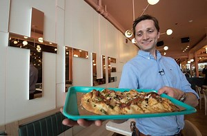 25K views · 264 reactions | This King St. W pizza restaurant cooks up traditional dough in under three minutes. Welcome to True True. | The Toronto Star | Facebook