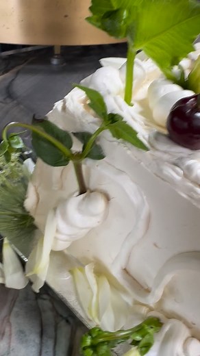 Ever wanted to run away to the south of France to bake with a pastry chef? NOW IS YOUR CHANCE with me and @reverieforever. Pack your apron and your appetite — we’re going to France. This coming May 2026, I’ll be teaching a week of baking, eating, and wandering at Château de Labusquière, a rose-covered haven in the southwest countryside just outside Toulouse. Together we’ll bake with whole grains, gather produce from vibrant French markets, and craft pastries inspired by the season. Each day ends