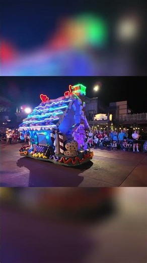 Mickey's Christmas Parade at Disney World! #shorts