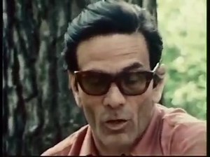 Pier Paolo #Pasolini nell’intervista filmata da Gideon Bachman sul set di "Salò o le 120 giornate di Sodoma", durante le riprese finali del film, dichiarava: "Se io credessi che il mio cinema fosse del tutto integrato da una società che vuole anche il tipo di cinema che faccio io, allora forse non lo farei. [...] La società borghese digerisce tutto: amalgama, assimila e digerisce tutto. Però, in ogni opera in cui l’individualità, la singolarità si afferma con originalità e violenza, c’è qualcosa