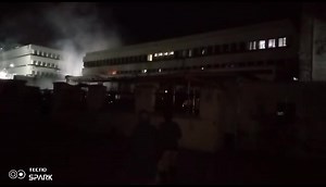 #Times360Malawi #JustIn Fire fighters who were battling to put out fire at Dossani House, which is located in the heart of Blantyre, have finally managed to contain the outbreak. In this video, a view from afar of the inferno. Reported By Fatsani Kalonda | Times 360 Malawi
