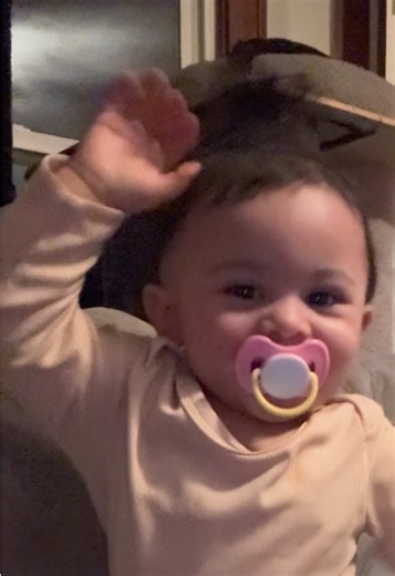 andromeda waving 👋, hello baby girl 🥰 #fyp #babygirl #creatorsearchinsights