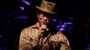 Watch Amos Lee Front A Stunning Grateful Dead Cover At Red Rocks: Pro-Shot Video