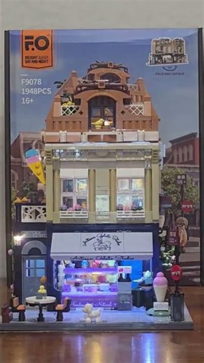 Short - FunWhole Gelato Store (F9078) Review | Light-Up Modular Building Kit