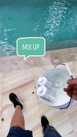 Pool chemicals mix up #poolcleaning #poolasmr #oddlysatisfying #theaussiepoolguy