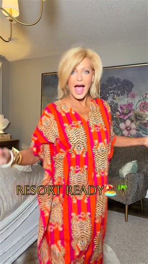 Tammy Harris on Instagram: "Kaftans are the moment & this one is perfect for beach trips. It’s handmade, one size & a great find!! 🐅🧡🩷 • -Comment “Shop” & I will send the details for what I’m wearing. • Im so happy the days are getting longer & warm weather isn’t that far off. Now is one of the best times to shop for vacay or warm weather items because when warm weather arrives so many things are already sold out."