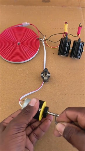 मिनी जनरेटर मोटर द्वारा, फ्री बिजली उत्पन्न से नियॉन लाइट और दो बाइक बल्ब चालू किया • Dc Motor