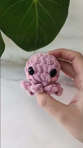 3 cute amigurumi crochet keychains 💕 tutorial on the channel 💜