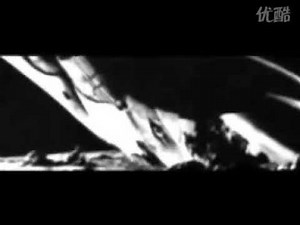 阿波罗20号宇航员在月球背面拍摄的三角形外星飞船（Apollo 20 astronauts photographed on the back of the moon）