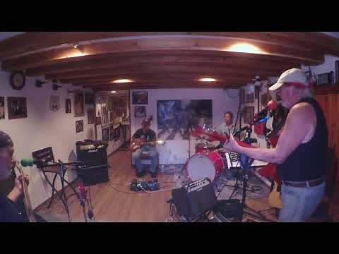 Creedence Clearwater Revival cover Travelin' Band