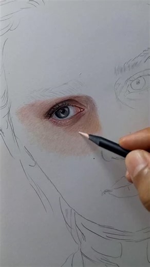 This is the sequence of colors I use to color Daynerys' skin. #art #draw #drawing #portrait #drawings #gamesofthrones @emilia_clarke @netflixbrasil @hbomaxbrasil @gameofthrones @fabercastellglobal | Jose Junior