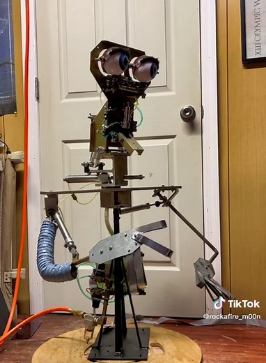 Restored Chuck E Cheese Animatronic Restoration 1983