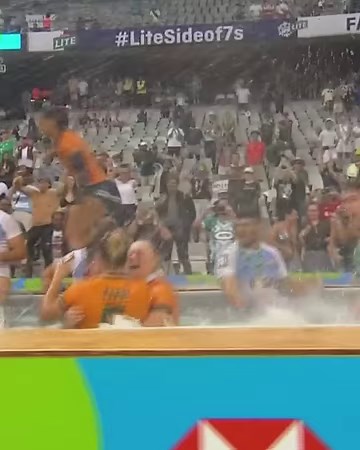 20K views · 176 reactions | Our girls surely know how to make a splash!  Australia's champion women's sevens team celebrated its Cape Town title with a wild pool party after beating France 29-26 in a thrilling final. READ MORE: https://nine.social/tcq #9News | WATCH LIVE 6pm | 9 News Sydney | Facebook