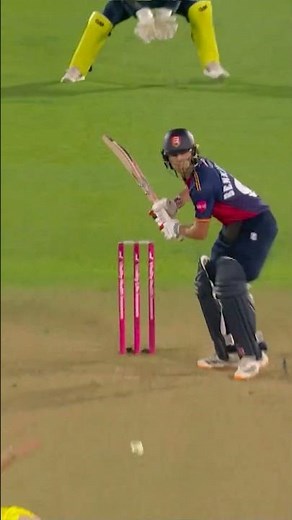 A masterclass in slower balls 👑