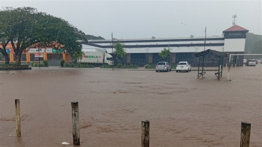 Floodwaters enter Ba Town as Heavy Rain Warning remains
