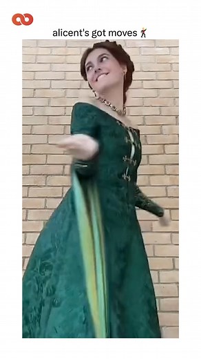 Emily Carey dances on the set of 'House Of The Dragon' 💃🎬 #alicenthightower #gameofthrones #HouseOfTheDragon #emilycarey #behindthescenes | The Hook