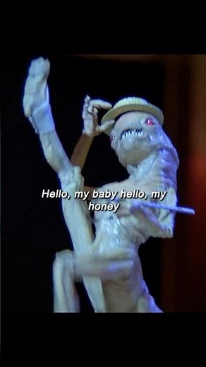 The Alien Sings… Just to Escape! 👽🎤😂🚀