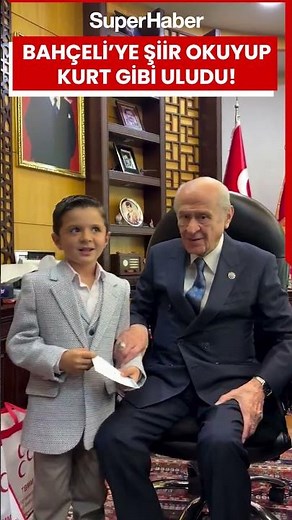 Student who visited Devlet Bahçeli howls like a wolf after reciting a poem to him!