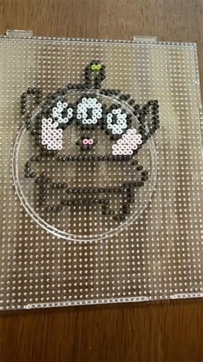 Toy Story Alien mini Perler art #toystory #pixelart #beadartist #perlerbeadart #alien #theclaw