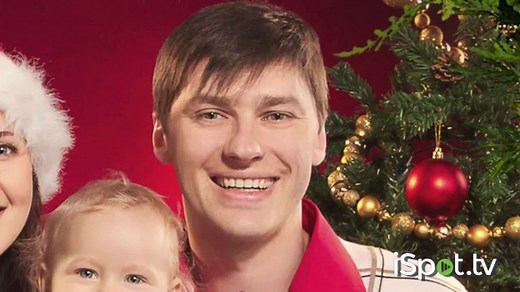 Shipt TV Spot, 'Holidays, Delivered: Gathering' Song by Wham