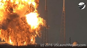 Moment SpaceX Rocket Explodes at Launch Site