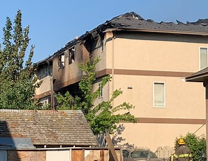 Fire tears through Penticton apartment building