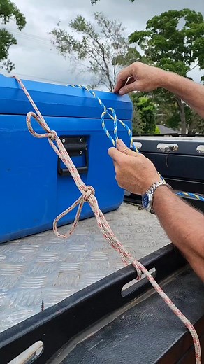 Improving the integrity of the truckers hitch so it doesn't collapse when using platic rope or lots of tension. This is the best way I have found how to tie a trucker or truckies hitch. Using a fixed loop using a slip knot, alpine butterfly or overhand loop, means feeding the tail through to tie and untie the knot. #fyp #survival #bushcraft #knots #bowline #rescue #rope #hiking #craft #outdoor #outdoors #outdoorlife #prepper #thegreatoutdoors #bushwalks #4x4 #australia #woodsman #bushman #bushwa