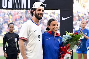 USWNT star Mallory Swanson, MLB husband announce pregnancy: ‘Our greatest blessing’