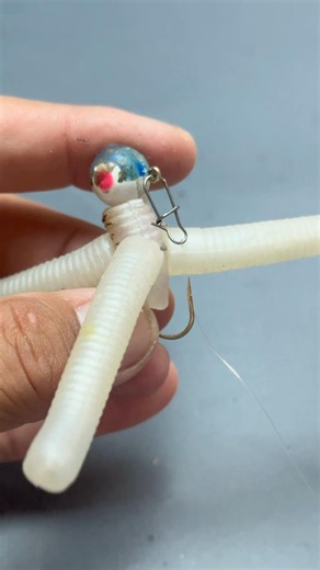 Leech Cluster #fishing #fishingtips #fishinghack #softbait #lurefishing #fishinglures #diyfishing