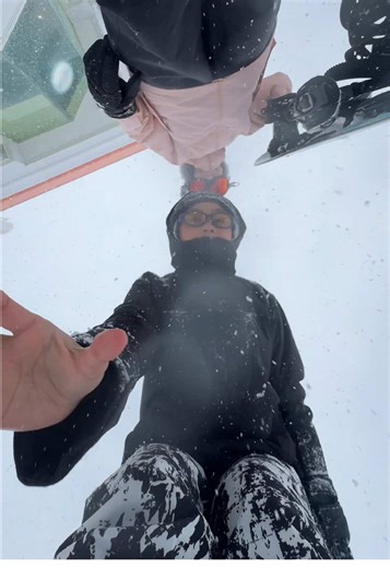 It's snowboarding day 🏂 | Snowboarding