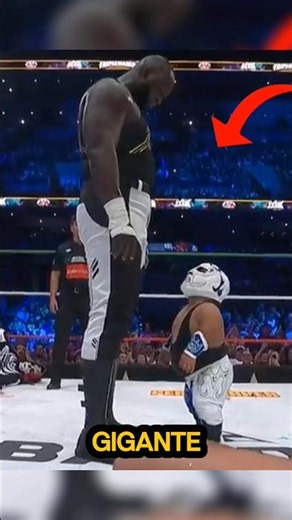 The Smallest Wrestler Challenged Omos… and the Ending Shocked Everyone! 😱