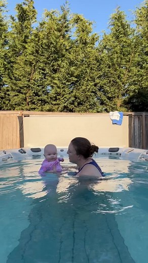 💦 Keeping infants toddlers safe in the water starts EARLY. I’ve been a lifeguard swim instructor for over a decade, and now I’m teaching my own baby to swim 🐣. Follow along for swim tips, water safety hacks, and baby swim progress you can use at home to raise a confident little swimmer. 🏊‍♀️✨ ➡️ Parents of infants toddlers, this page is for YOU. ⚠️ Disclaimer: All swim tips and guidance shared here are for educational purposes only. Always use your own judgment when practicing with your child