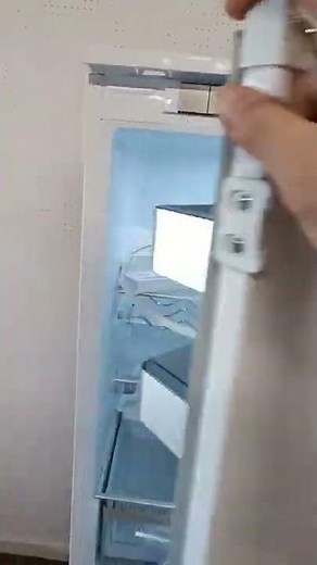 GRUNDIG GKFED455 Integrated 50/50 Fridge Freezer Frost Free Sliding Hinge