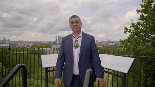 Tēnā koutou atu i Greenwich! Matariki ki te Ao ✨ Join Rangi from the Royal Observatory in Greenwich as he speaks about the upcoming wānanga Te Tau Toru Nui o Matariki and what to expect throughout the course. "...to be able to come here and talk to you about our Mātaraunga Māori and our Māori time systems is an honour" For more information on Te Tau Toru Nui o Matariki please visit: https://livingbythestars.co.nz/pages/te-tau-toru-nui-o-matariki To express your interest in registering for the co