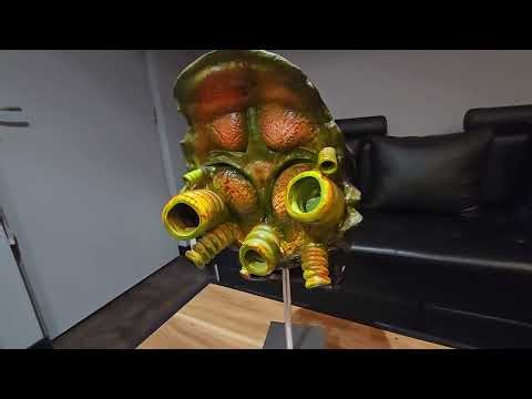 Alien head 1/1 battle damage VS Predator