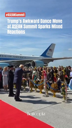 Trump’s Awkward Dance Move at ASEAN Summit Sparks Mixed Reactions President Donald Trump’s arrival in Kuala Lumpur for the 47th ASEAN Summit on October 26, 2025, turned heads when he joined Malaysian dancers in an impromptu performance. The video, shared by @Mollyploofkins, shows Trump’s signature stiff dance moves amidst a formal welcome, leading to a flurry of online reactions. While some praise his energetic diplomacy, others criticize it as culturally insensitive and embarrassing, contrastin